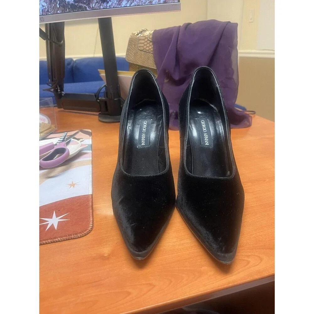 Giorgio ARMANI WOMEN'S BLACK HEEL PUMPS SZ 37/ US‎ 6.5 , Vintage